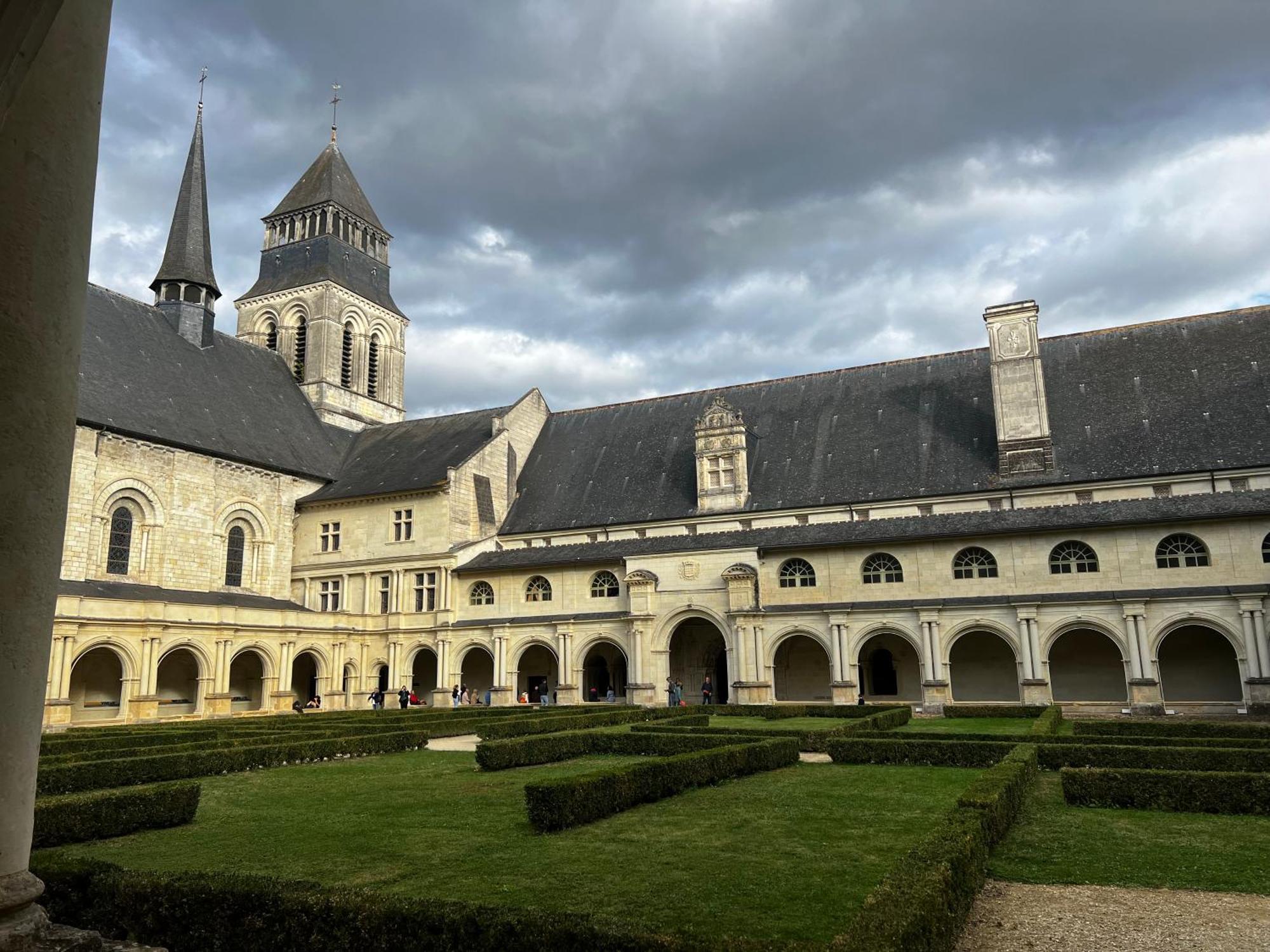 Le Chateau De Leugny Oiron Екстериор снимка
